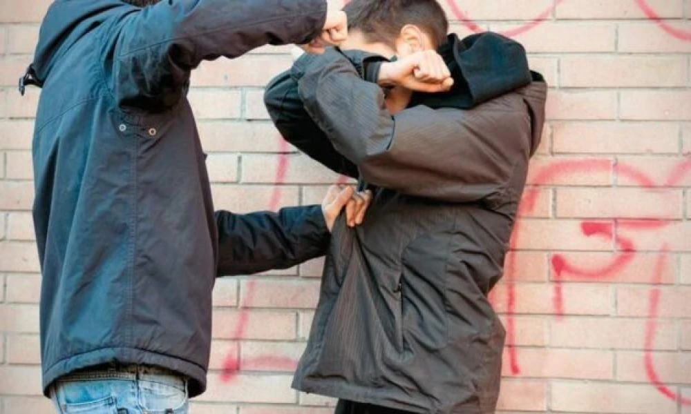 Ανήλικοι χτυπούσαν 11χρονο στη Χαλκιδική - Τον έγδυναν και τραβούσαν βίντεο